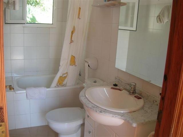 Pension Las Tres Golondrinas Playa DPlaya Des Figueral Rom bilde